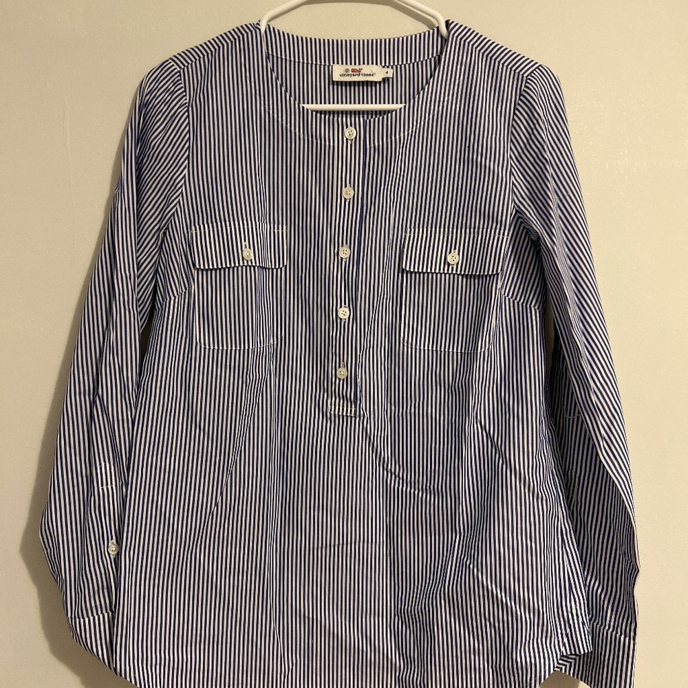 Vineyard Vines, blue and white striped pop over blouse